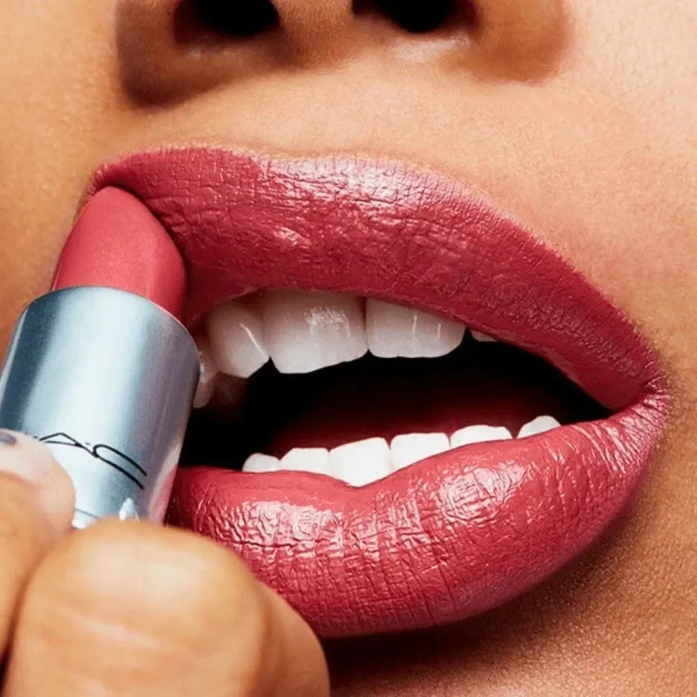 🎉BEST SELLER MAC Amplified Creme Lipstick - Brick-O-La #102 3g
